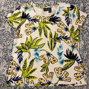 Chico's White and Green Floral Short Sleeve Tee